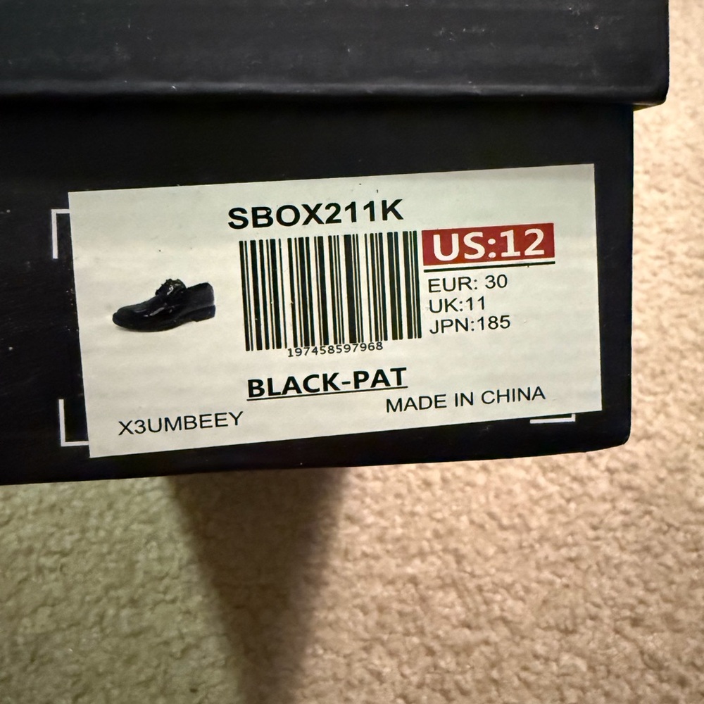 Stylish Black Patent Leather Kids Dress Shoes - Picture 3 of 3